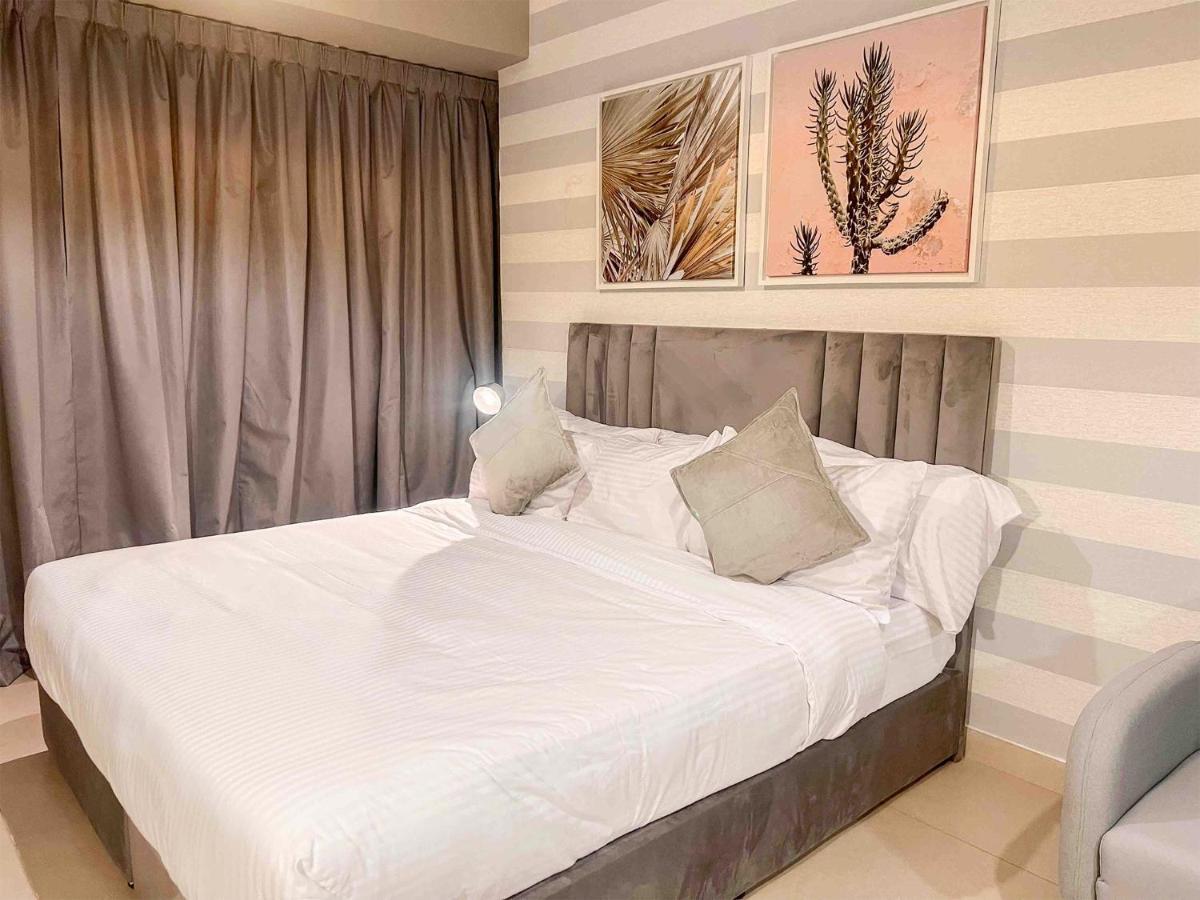 Cosmos Living Stylish Near Marina Апартаменти Дубай