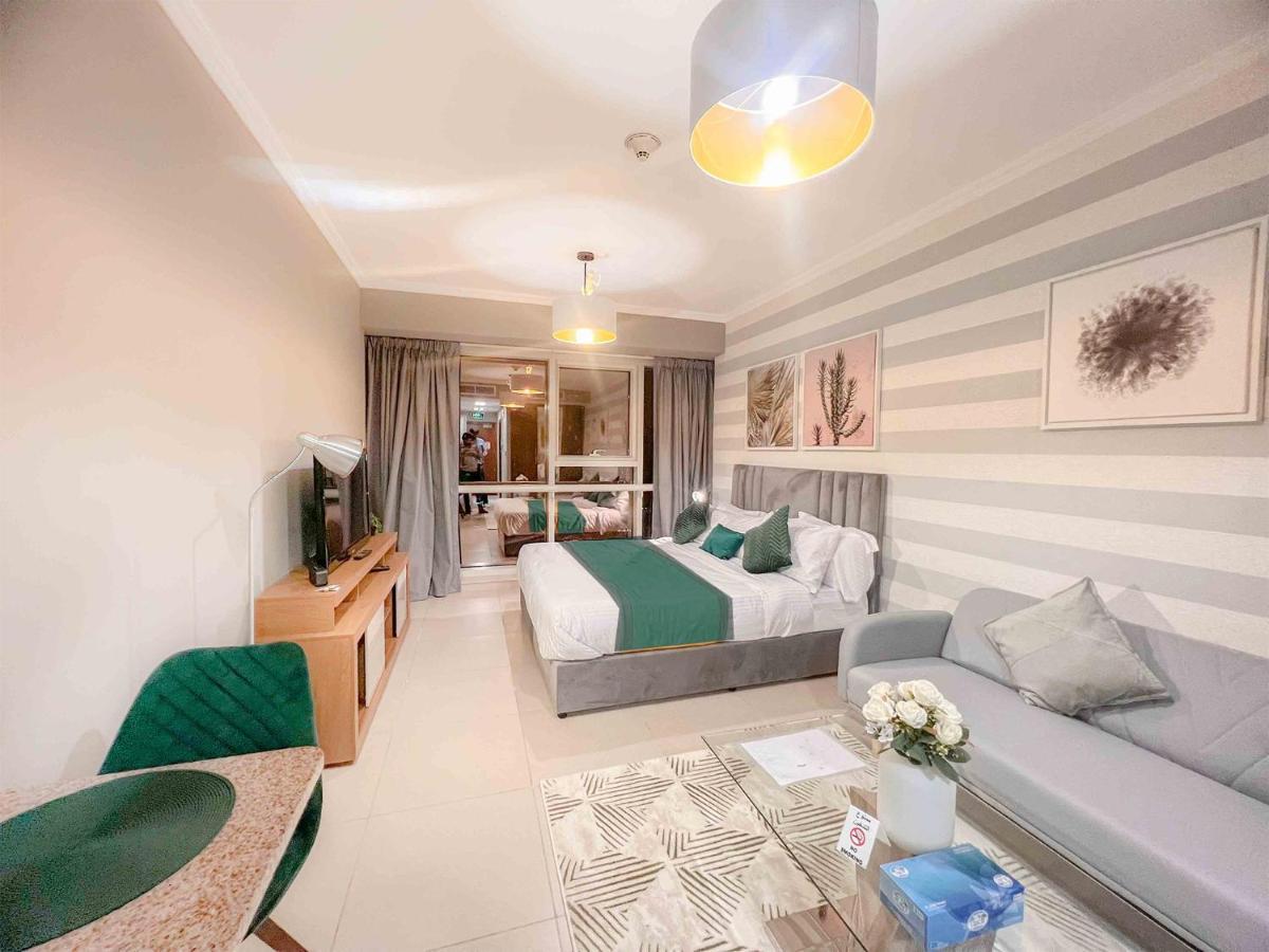 Cosmos Living Stylish Near Marina Апартаменти *