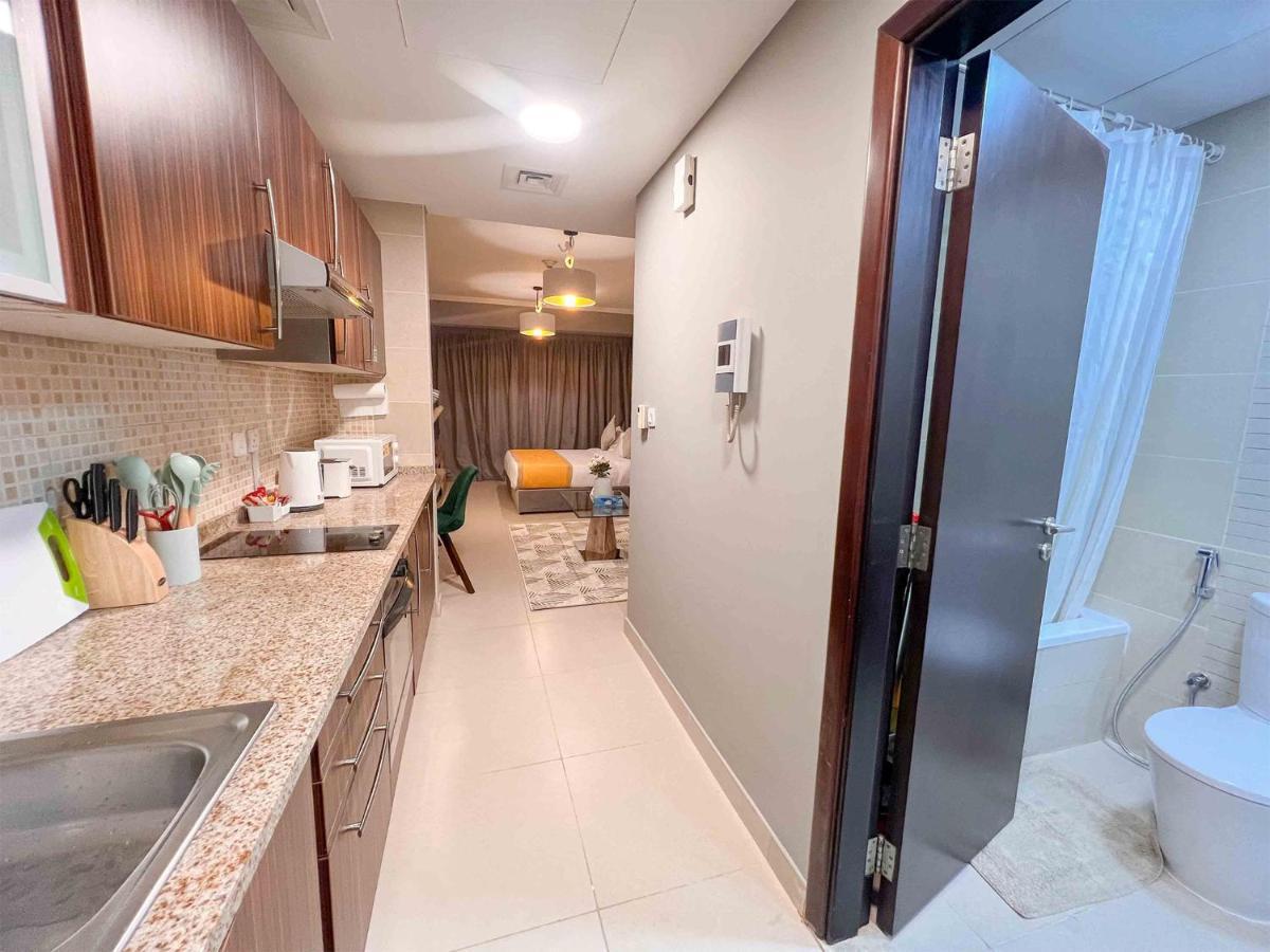 Cosmos Living Stylish Near Marina Апартаменти *