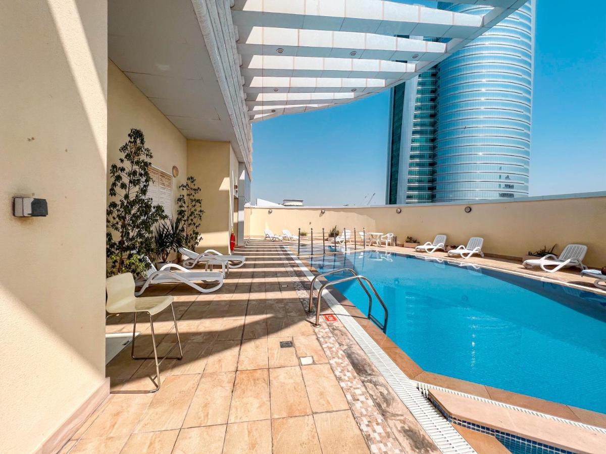 Cosmos Living Stylish Near Marina Апартаменти Дубай